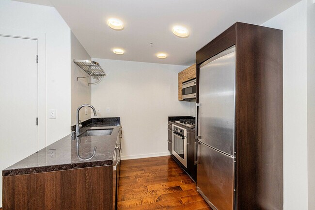 Building Photo - 829 Folsom St