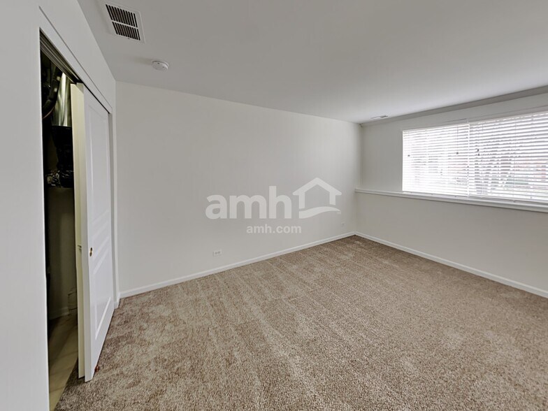 Building Photo - 2449 Emily Ln