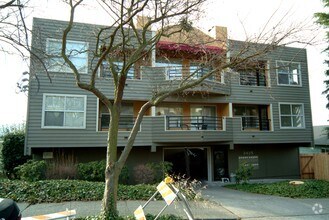 Building Photo - Belvedere Apts. Queen Anne