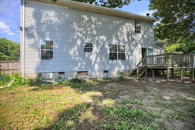 Building Photo - 18 Lundy Ln