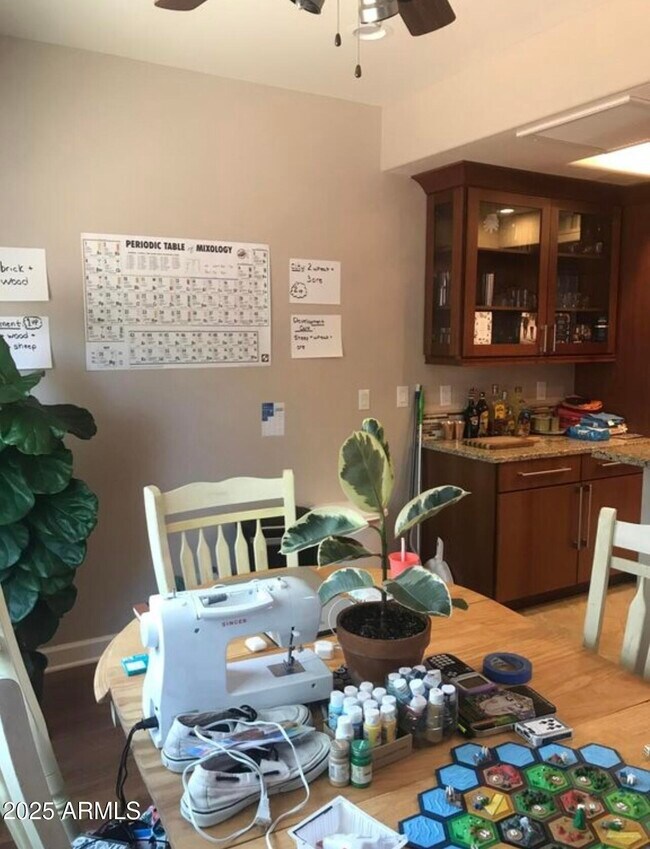 Building Photo - 667 N. Encanto Village Way