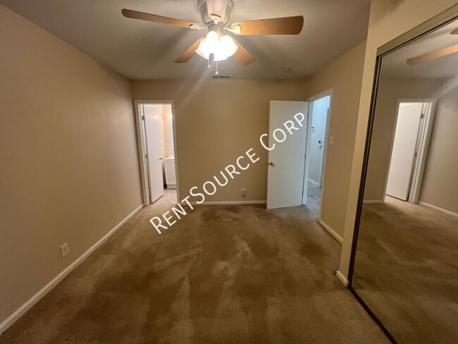 Building Photo - 1200 Kelly Dr