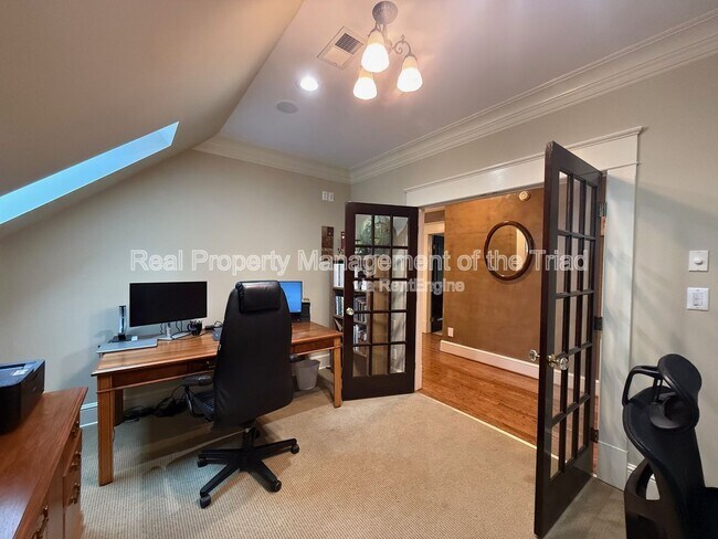 Building Photo - 10 Postbridge Ct