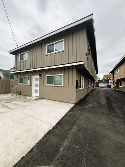 Building Photo - 13811 La Pat Pl