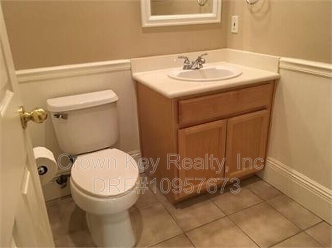 Building Photo - 673 Nacomis Ct