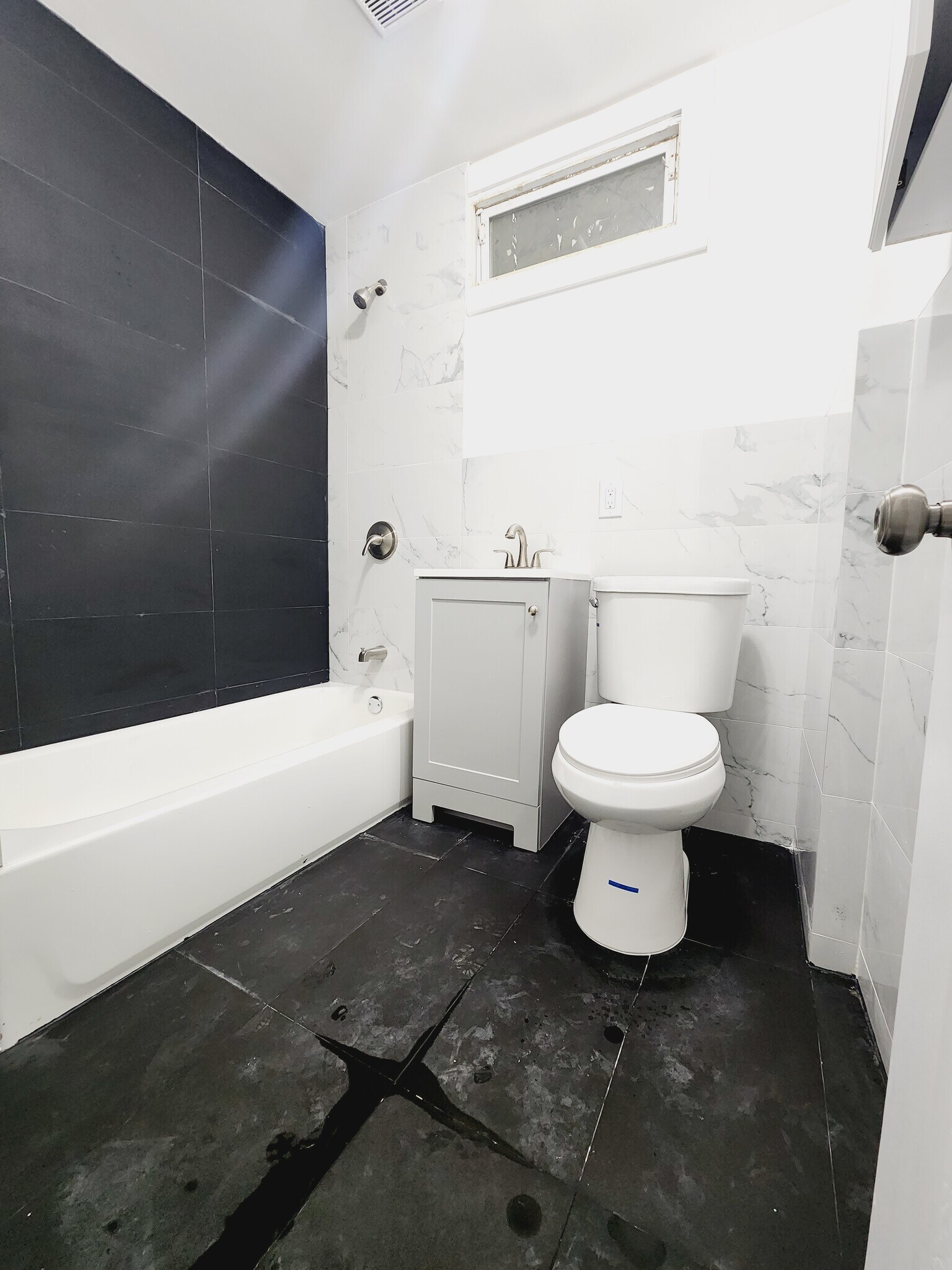 Building Photo - 230 Grant Ave