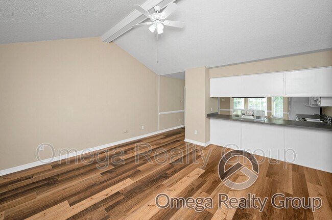 Building Photo - 3020 Barlett Dr