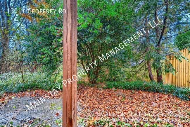 Building Photo - 13911 Geoffrey Rd