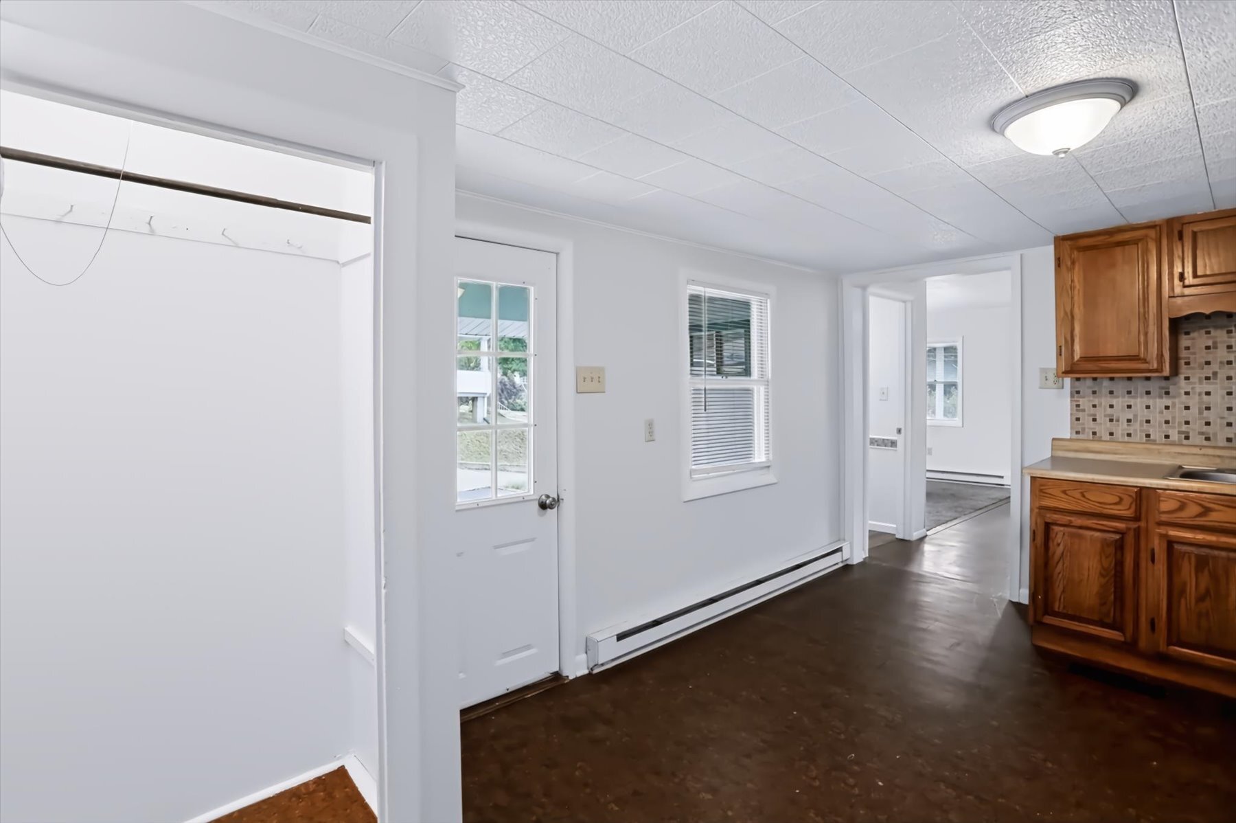 Building Photo - 459 Chamber St