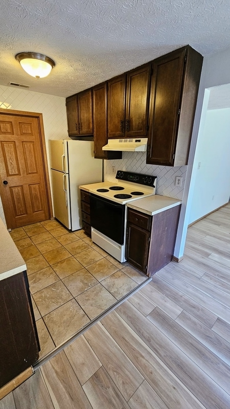 Building Photo - 7964-7966-7966 Goldsmith Dr