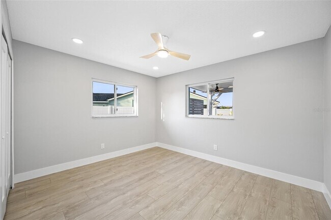 Building Photo - 1029 Bal Harbour Dr