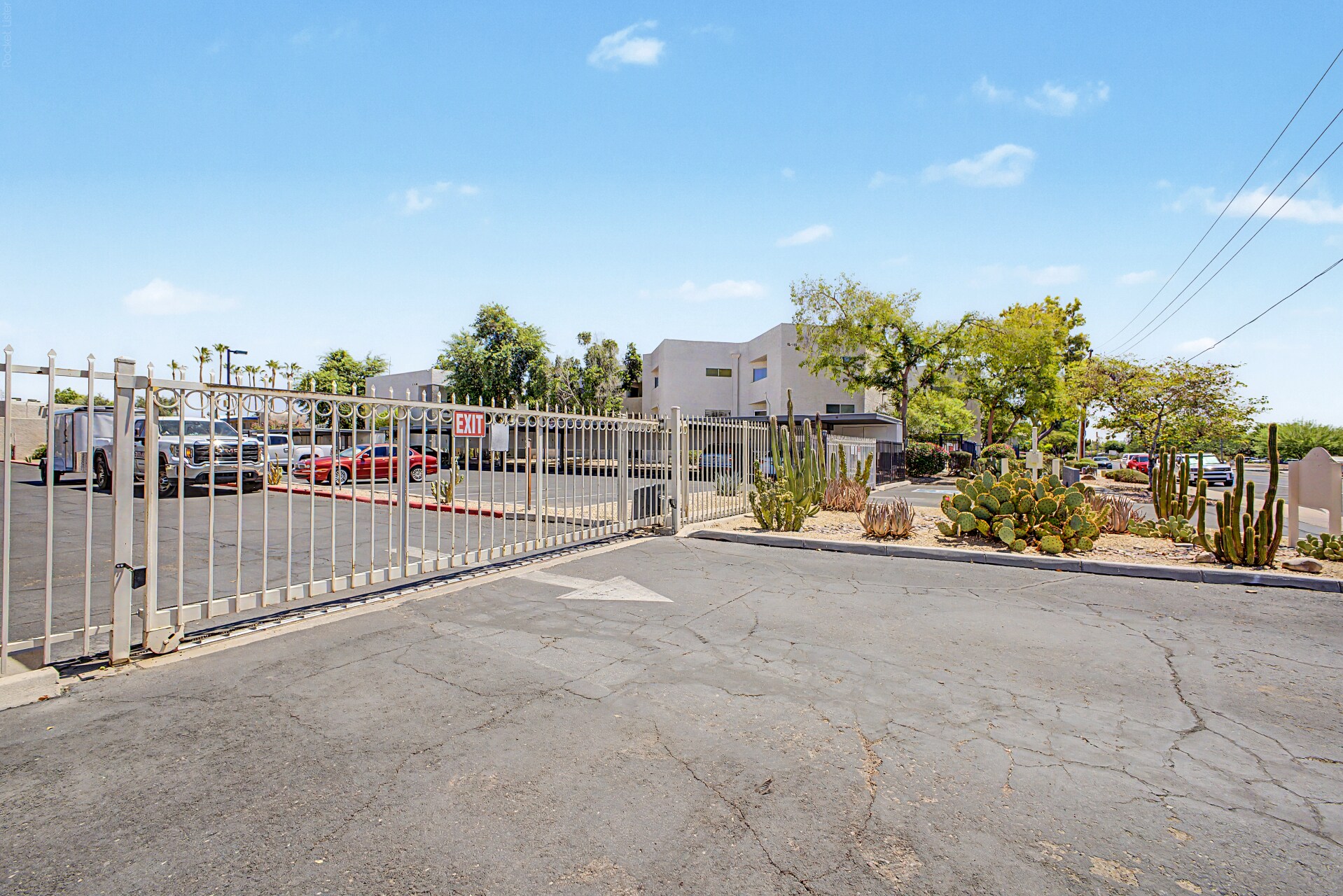 Building Photo - 7474 E Earll Dr