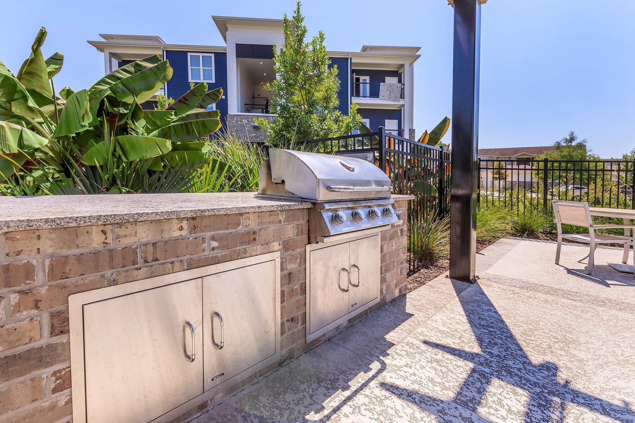 Building Photo - 1499 Central Park Blvd