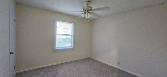 Building Photo - 306 Mustang Dr