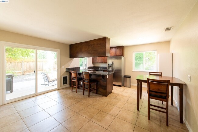 Building Photo - 3600 Kobias Ct