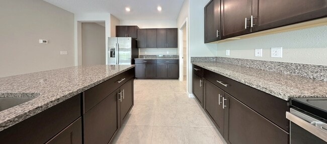 Building Photo - 376 Rain Berry Ave