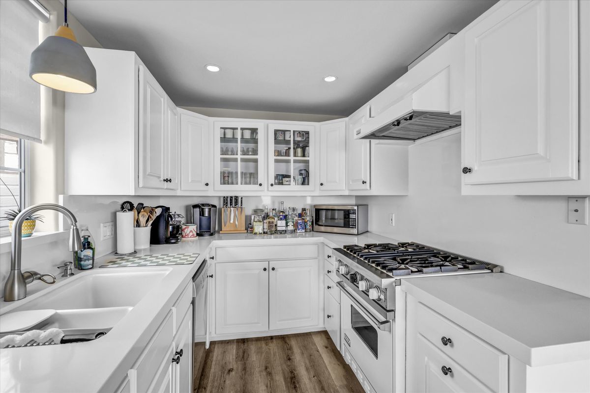 Building Photo - 2740 Highland Way