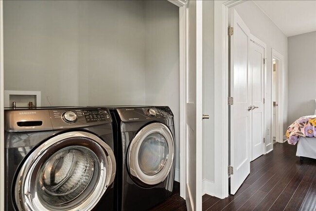 Building Photo - 6301 Santos St