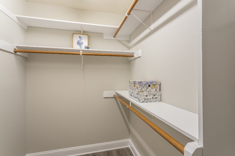 Building Photo - 15 Olde Charles Towne Ct