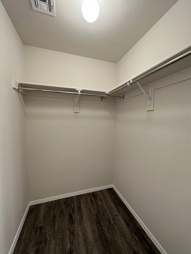 Building Photo - Move-In Ready 3 Bedroom, 2 Bathroom Home in Broken Arrow