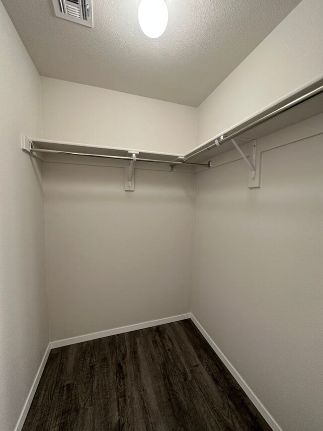 Building Photo - Preleasing now!! -Three Bedroom | Two Bath Home in Broken Arrow