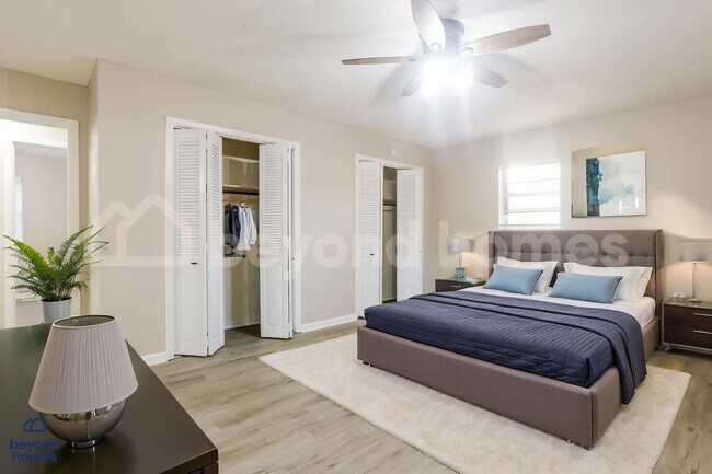 Building Photo - Your Dream Family House with 4 Bed and 2 Full Bath is Ready for Move-In!
