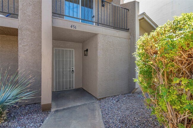 Building Photo - 456 Sellers Pl