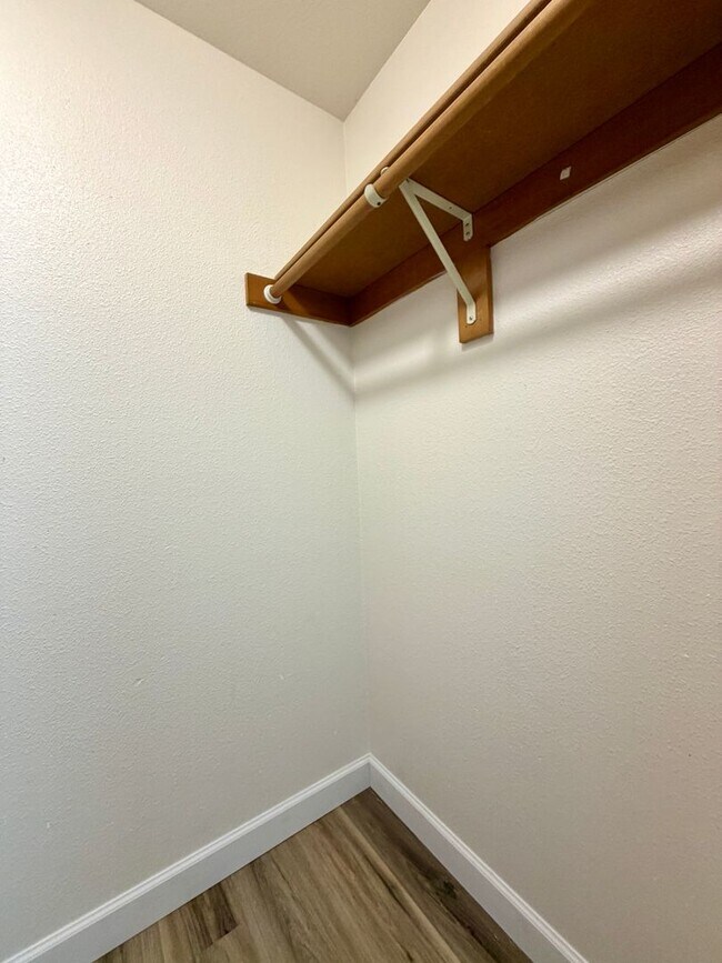 Building Photo - 4463-4463 SW Garden Home Rd