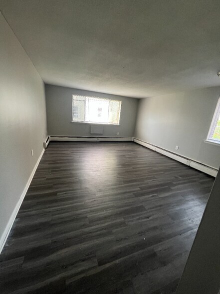 Building Photo - 89 S Whitney St