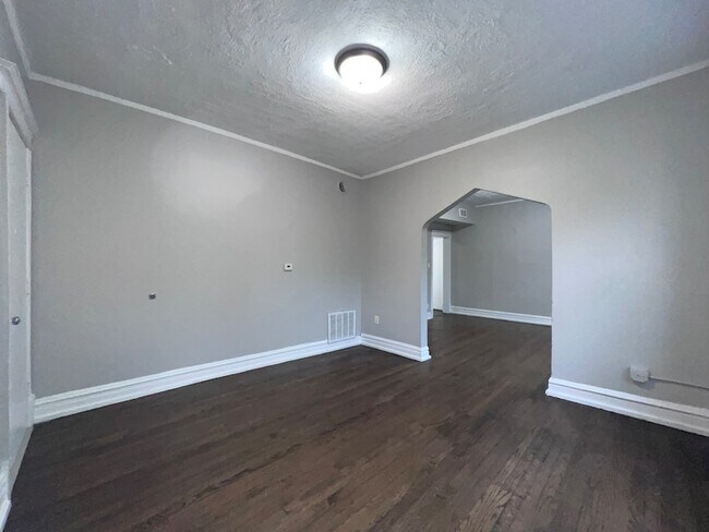 Building Photo - 2707 E 78th St