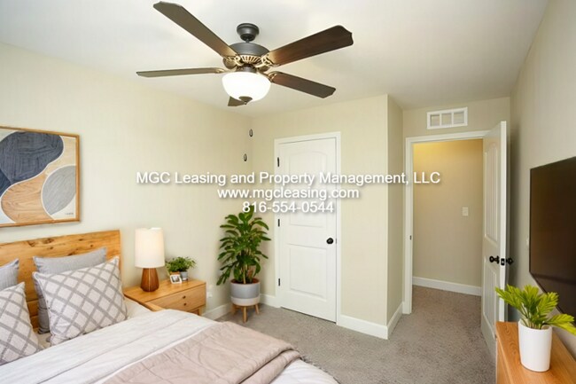 Building Photo - Discover The Possibilies of Eagle Creek Townhomes!