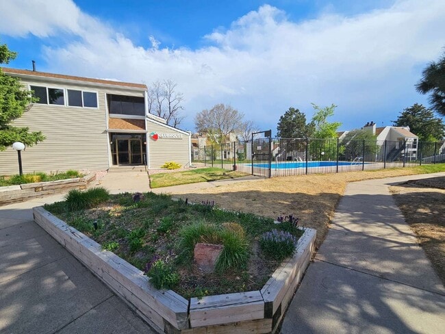 Building Photo - 2618 S Xanadu Way