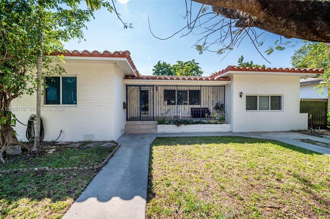 Building Photo - 330 SW 27th Rd