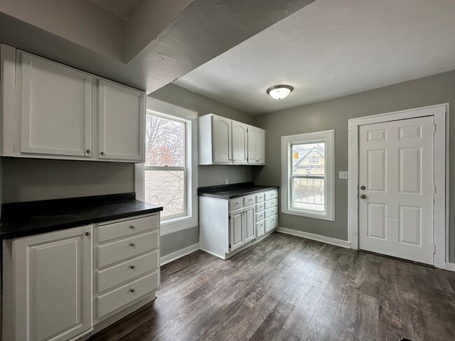 Building Photo - 318 N 27th Ave