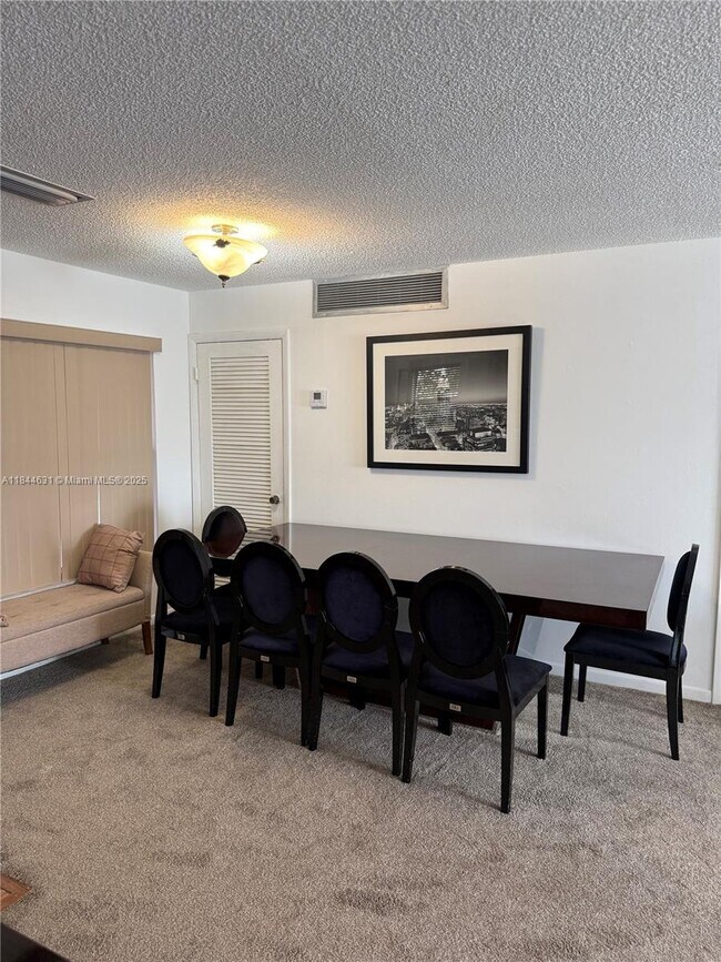 Building Photo - 2225 Monroe St