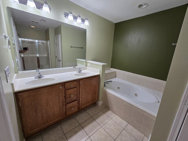 Building Photo - 4333 Flintlock Ln