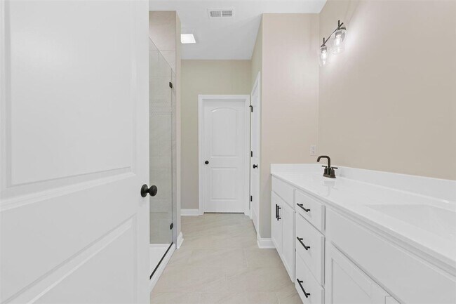 Building Photo - 849 Sheldrake Ln