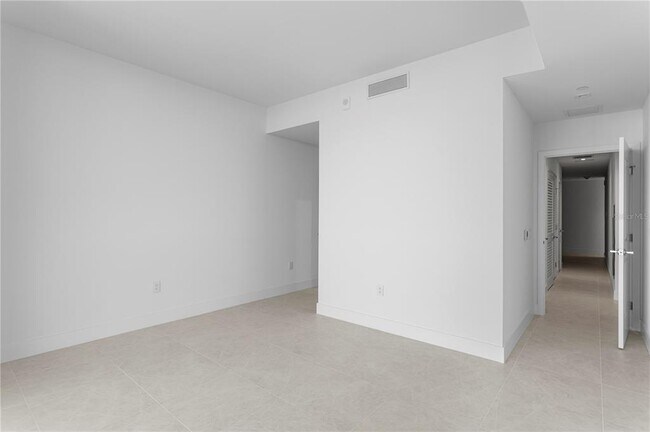 Building Photo - 3015 S Ysabella Ave