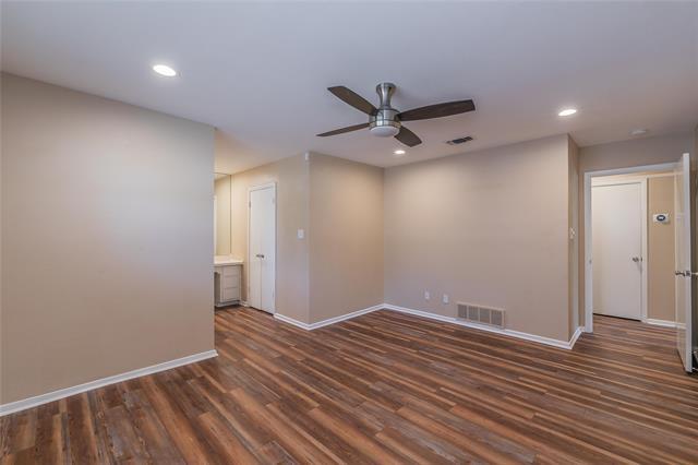 Building Photo - 6501 Calmont Ave