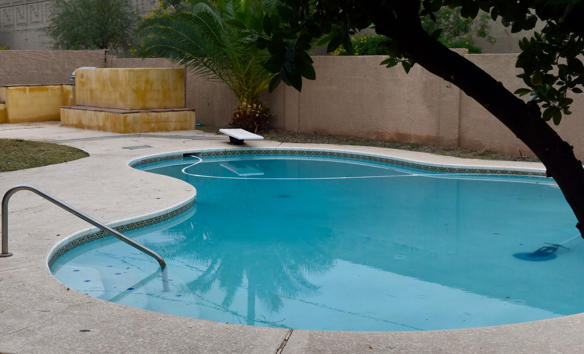 Building Photo - 1119 E Riviera Dr