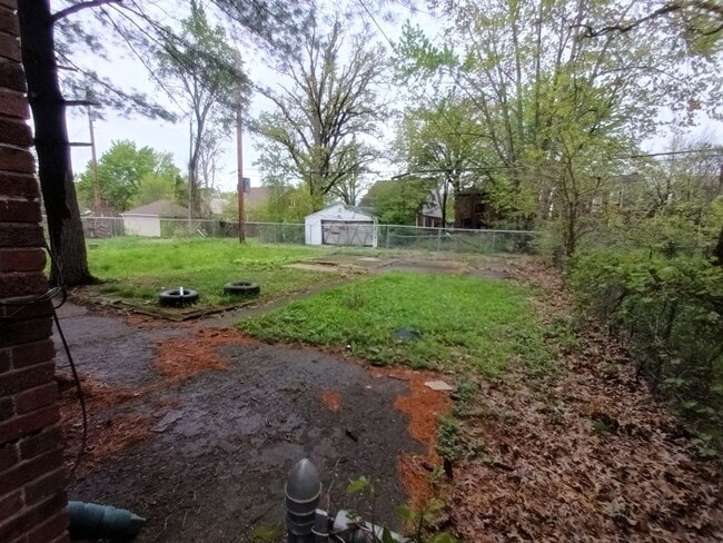 Building Photo - 4 bedroom 2 bath brick colonial NOW AVAILA...