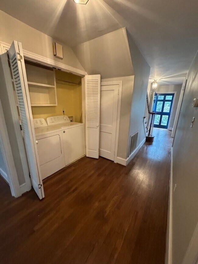 Building Photo - Beautiful 3 Bedroom/2 Bath Home in Convers...
