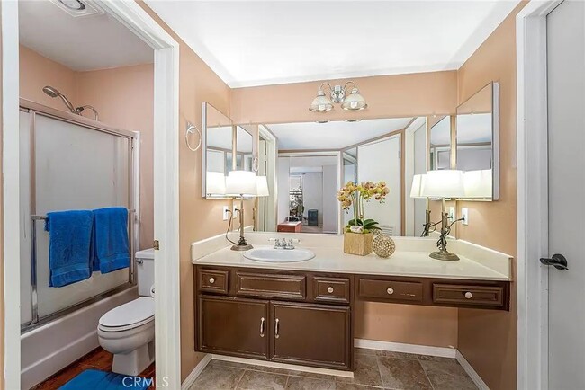 Building Photo - 25712 Le Parc