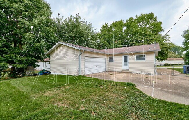Building Photo - 2400 E Humes Ln