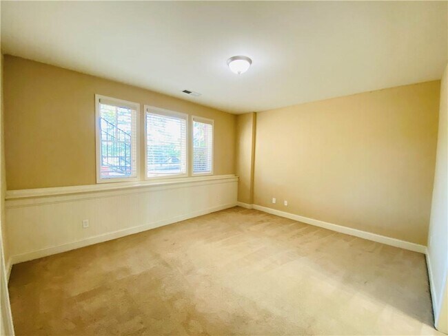 Building Photo - 836 Red Hart Ln