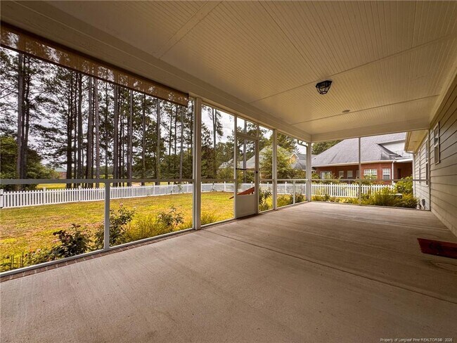 Building Photo - 36 Micahs Way N