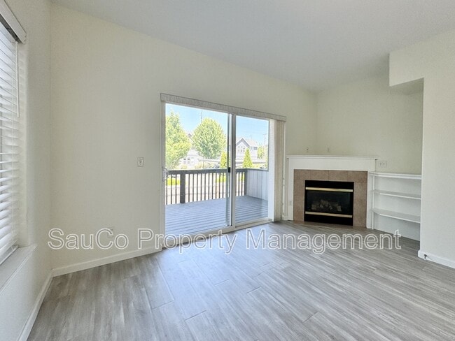 Building Photo - 7839 NE Kian Ln