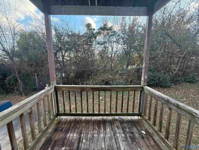 Building Photo - 3925 Highridge Dr SW