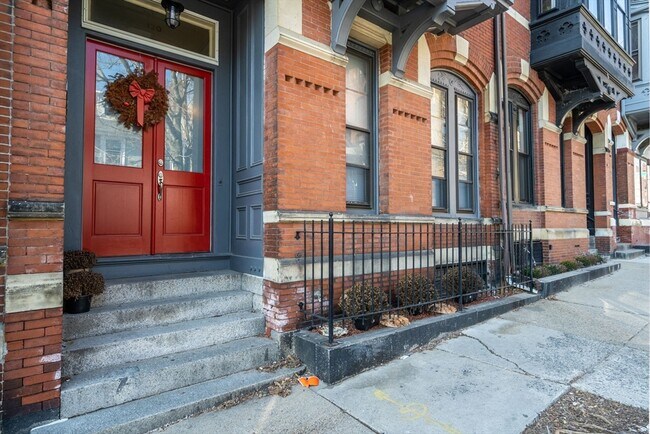 Building Photo - 120 F St