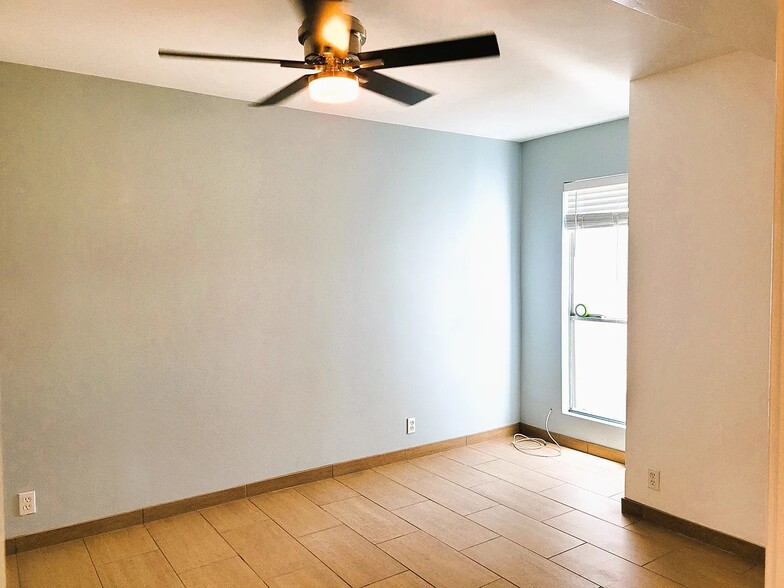 Building Photo - 6814 N 35th Ave